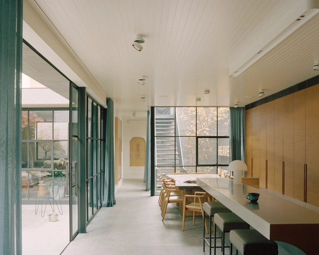 Casa St Vincents Place / B.E Architecture - Fotografía interior, Casas, Puerta, Fachada, Mesas, Sillas
