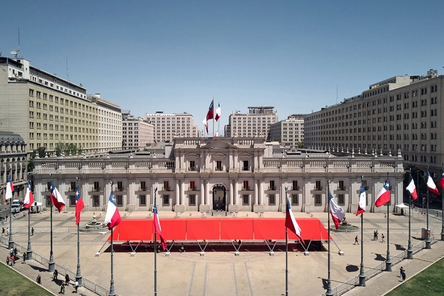 Reinterpretando el pasado: El icónico pabellón en la Plaza de la Constitución diseñado por Montserrat Palmer en 1972 - Imagen Principal
