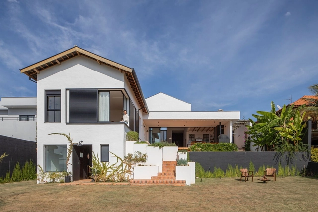 Casa Assossego / Carol Miluzzi Arquitetura - Fotografia de Exterior, Casas, Fachada, Porta