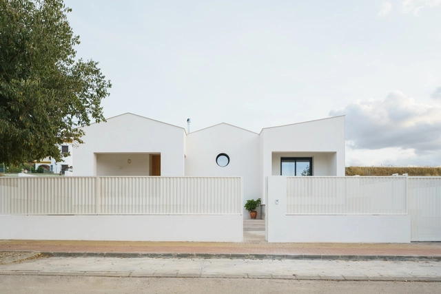 Casa SL64 / Serra Norte Arquitectos - Fotografía exterior, Casas, Puerta, Fachada