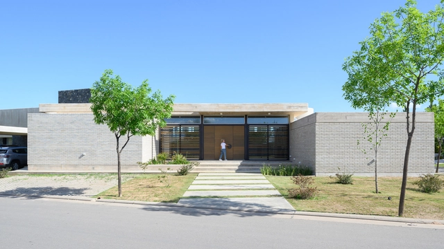 Casa LVP / FLV Arquitectura - Fotografía exterior, Casas, Fachada, Puerta
