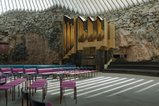 Uma igreja modernista esculpida na rocha: a história do Temppeliaukio Kirkko, em Helsinque - Imagem de Destaque