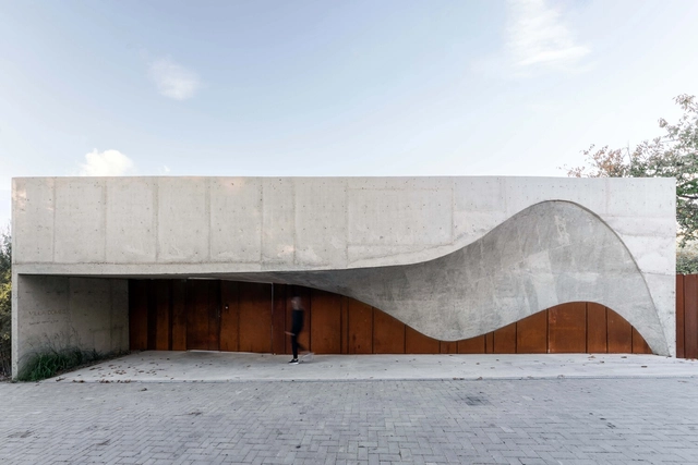 混凝土雕塑立面，“穹顶”天窗别墅 / Maxim Calujac - 建筑图, 独立住宅, 表皮