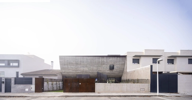 Casa NAU / MUKA Arquitectura - Fotografía exterior, Casas, Fachada, Puerta
