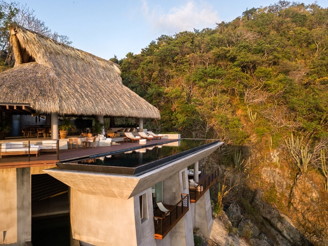 Cliff House / Zozaya Arquitectos - Exterior Photography, Houses, Garden