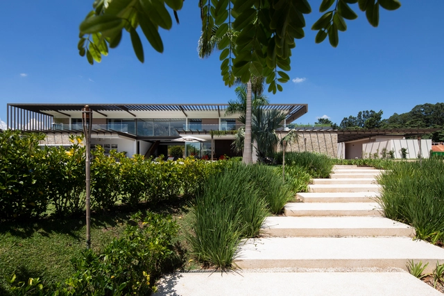 Casa SR / Julliana Camargo Arquitetos + Prumo projetos - Fotografía exterior, Casas, Jardín, Fachada, Escaleras