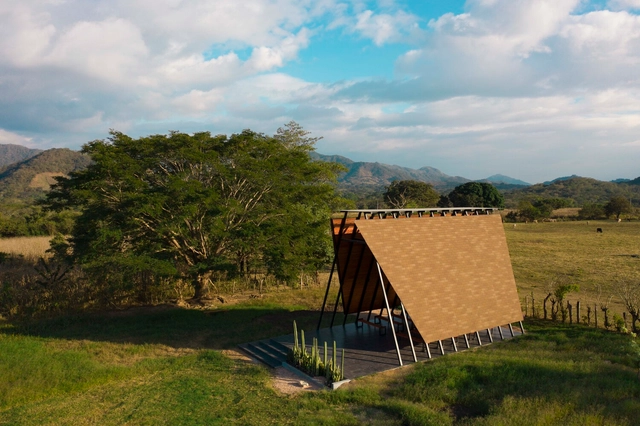 Capilla la Escondida / Apaloosa Estudio de Arquitectura y Diseño + Walter Flores Arquitecto - Fotografía exterior, Capilla, Bosque