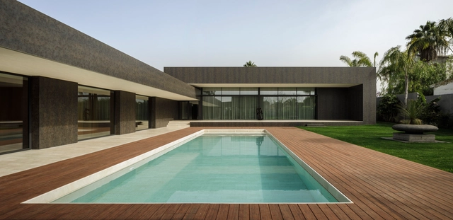 Vivienda en Dos Hermanas / Fco. Javier Terrados Cepeda + Rodrigo Morillo-Velarde Santos - Fotografía exterior, Casas, Patio interior, Fachada