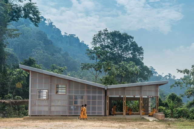 Laboratório de Tecnologia e Meio Ambiente Mencoriari  / Semillas - Fotografia de Exterior, Outros Edifícios, Porta, Fachada, Floresta