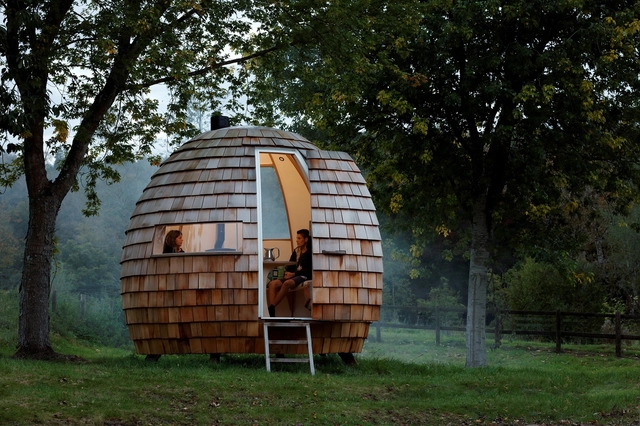 Living in Pods: The Charm of Minimal and Portable Housing - Featured Image