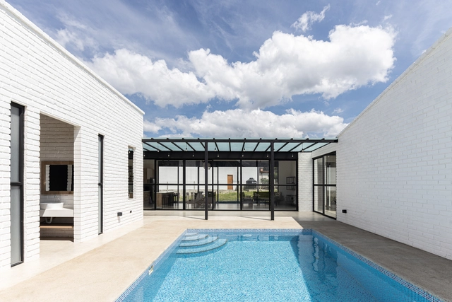 Casa Nadya / CASTILLO + VALDIVIESO arquitectos - Fotografía exterior, Casas, Patio interior, Fachada