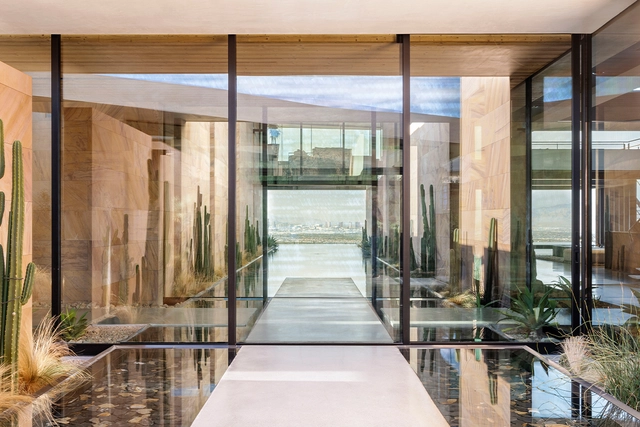 Six Residential Projects With Large Glass Entrances - Featured Image