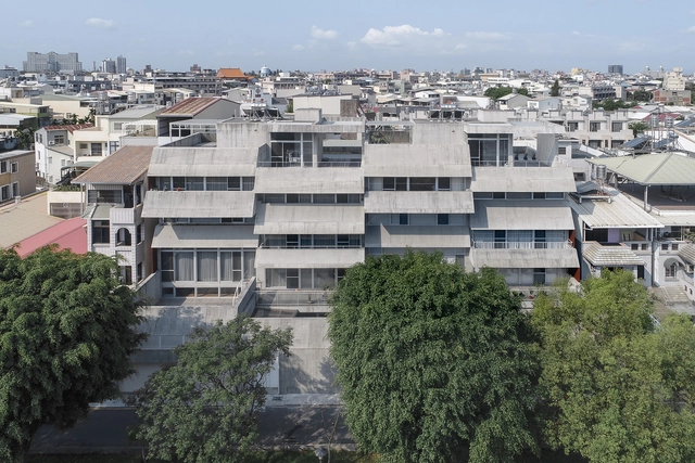 Casa de los tejados  / Behet Bondzio Lin Architekten - Fotografía exterior, Vivienda Colectiva, Fachada, Urbano
