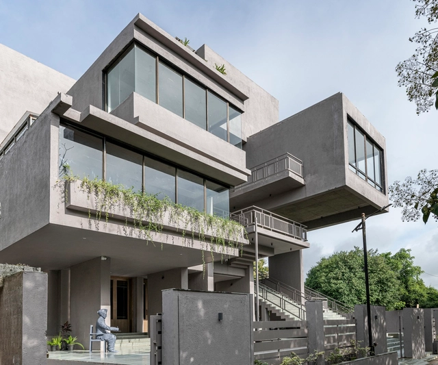 Late.Vamanrao Pitambare College / Amruta Daulatabadkar Architects adaa - Exterior Photography, University, Facade, Stairs, Handrail