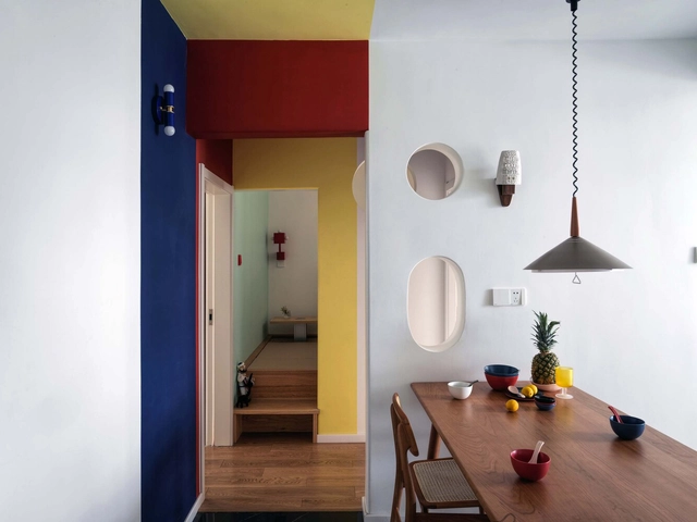 三一宅，F先生家 / 金秋野建筑工作室 - 室内图, 室内设计, 门, 楼梯, 桌子, 椅子