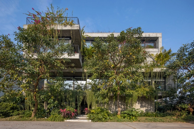 Escritório com Espaço de Meditação / ARO Studio - Fotografia de Exterior, Edifícios De Escritórios, Jardim, Fachada
