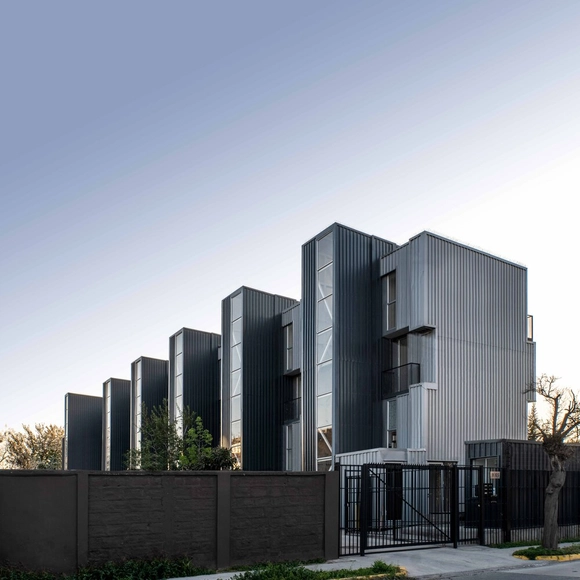 Container Building / Hsu-Rudolphy Architects - Exterior Photography, Residential, Facade, Cityscape