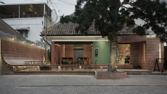 Mutu Loka Cafe / Aaksen Responsible Aarchitecture - Fotografia de Exterior, Cafeterias, Porta, Fachada