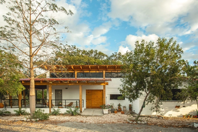 Chalet Mira Sierra / Øblicuo - Fotografía exterior, Casas, Jardín, Puerta, Fachada