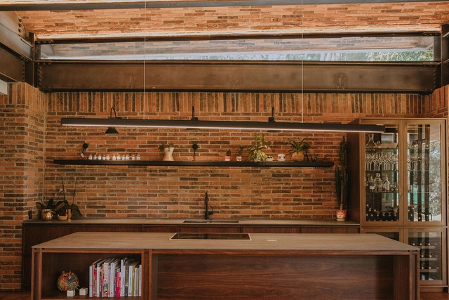 6 materiales creativos para proteger tu cocina contra salpicaduras - Imagen Principal