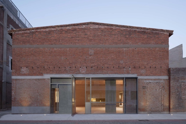 Lao Ding Feng Beijing / Neri&Hu Design and Research Office - Exterior Photography, Retail , Facade, Door, Arch