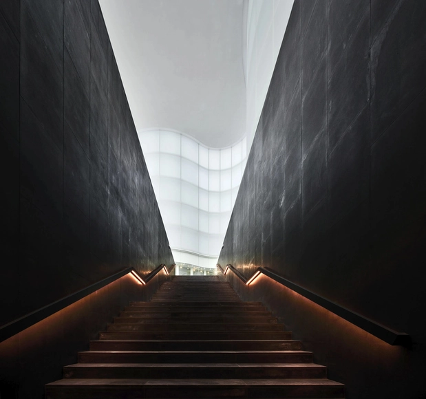 Contraste, limpieza, regularidad: Estrategias materiales en los museos de David Chipperfield - Imagen Principal