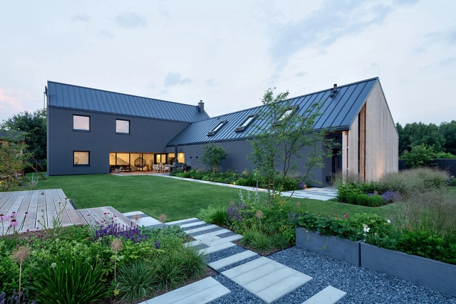 Gray House / RS + Robert Skitek - Exterior Photography, Houses, Garden, Facade