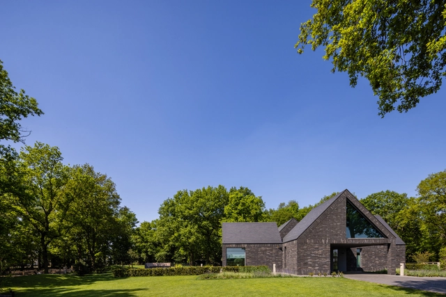 House with Four Roofs / Denkkamer - Exterior Photography, Housing, Garden, Facade, Forest