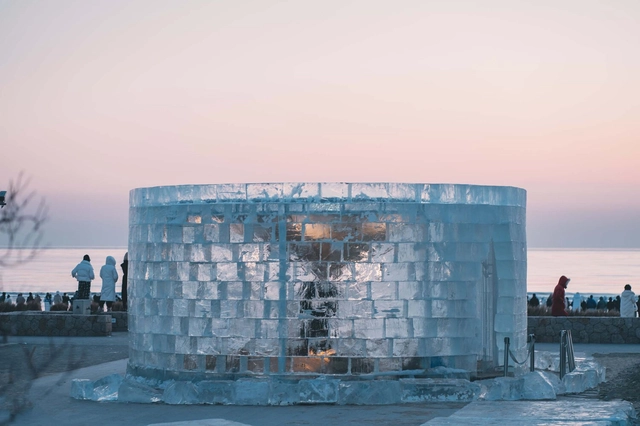 Falling Hours / BIAD - Exterior Photography, Installations & Structures, Facade