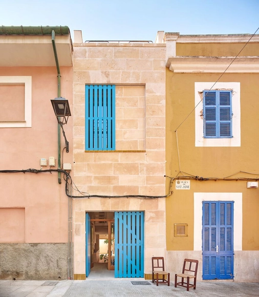 Casas angostas en España: Funcionalidad en espacios reducidos - Imagen Principal