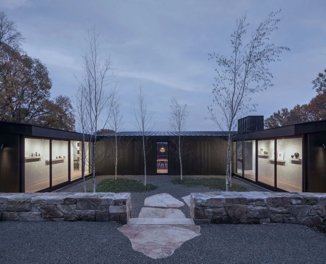 Casa Roxbury  / Desai Chia Architecture - Fotografía exterior, Sustentabilidad, Patio interior, Puerta, Fachada, Escaleras