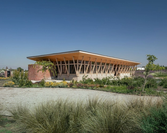 Casa Muros Curvos / Schwember García-Huidobro Arquitectos - Fotografía exterior, Casas, Fachada