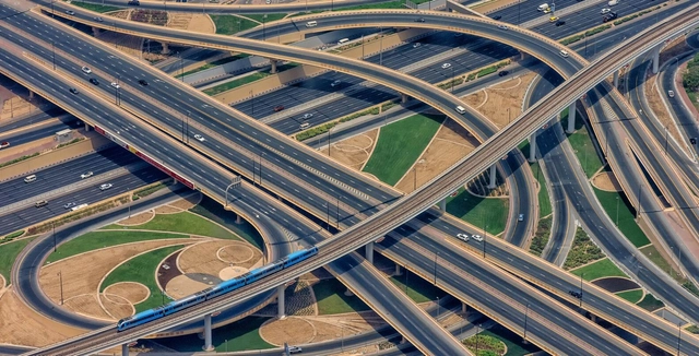 O urbanismo de Le Corbusier ou por que vivemos todos distantes - Imagem de Destaque