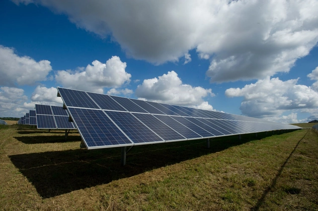 Governo zera impostos federais para painéis solares até 2026 - Imagem de Destaque