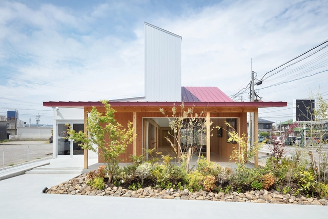 Sakurai Clinic / CLOUD ARCHITECTS - Exterior Photography, Clinic, Facade, Door