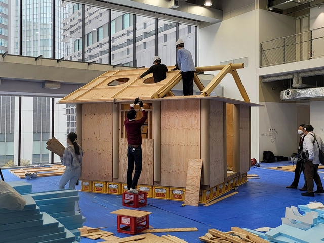 Shigeru Ban presenta prototipo actualizado de vivienda temporal en respuesta al terremoto entre Turquía y Siria - Imagen Principal