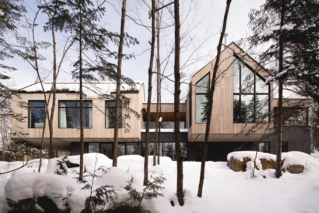 La Tierce House  / Atelier BOOM-TOWN - Exterior Photography, Houses, Door, Facade, Forest