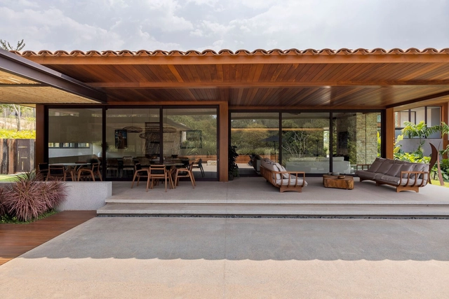 Residência JR / Gilda Meirelles Arquitetura - Fotografia de Exterior, Casas, Pátio, Fachada