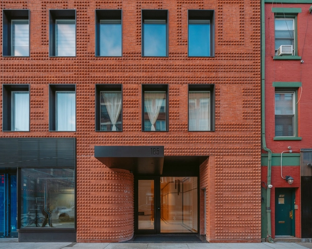 红砖立面的新玩法，Grand Mulberry 公寓 / Morris Adjmi Architects - 建筑图, 公寓, 表皮, 门