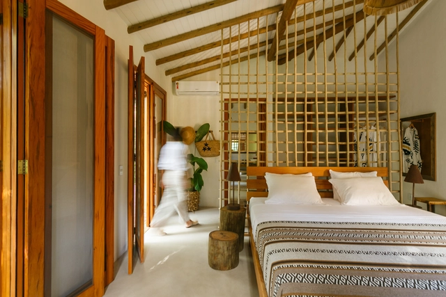 Casa Cipó / kikacamasmie+arq + Daniel Fromer - Fotografia de Interiores, Casas, Dormitório, Porta, Viga, Cama