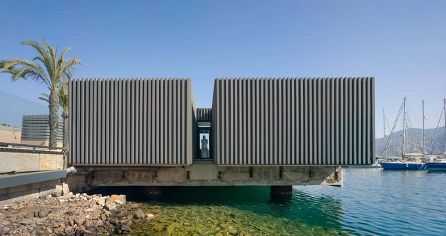 Vestuarios Yatch Port / Estudio Huma - Fotografía exterior, Obras De Pequeña Escala, Fachada, Costa