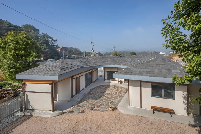 Gorami House / DRAWING WORKS - Exterior Photography, Houses, Facade, Door