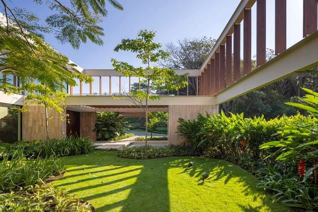 Patio House / Garnier Arquitectos - Exterior Photography, Houses, Garden, Facade, Handrail