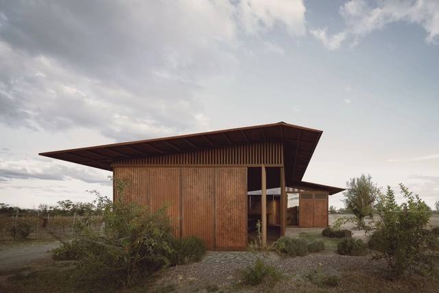 Pabellón Tierra Tinta / COA Arquitectura - Fotografía exterior, Pabellón, Fachada, Puerta