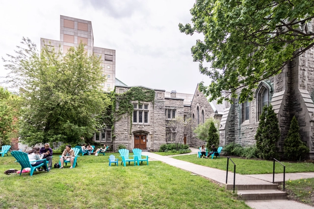¿Qué haría Jane Jacobs? Hacia un nuevo modelo de casas de culto - Imagen Principal