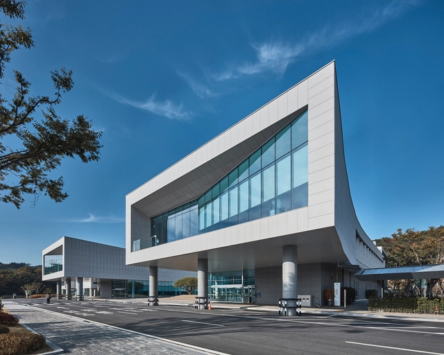 Hwaseong Hambaeksan Memorial Park / HAEAHN Architecture - Exterior Photography, Memorial Center, Facade