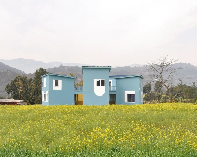 Escola de Desenvolvimento Social / studio berardi miglio - Fotografia de Exterior, Escola Primária, Fachada