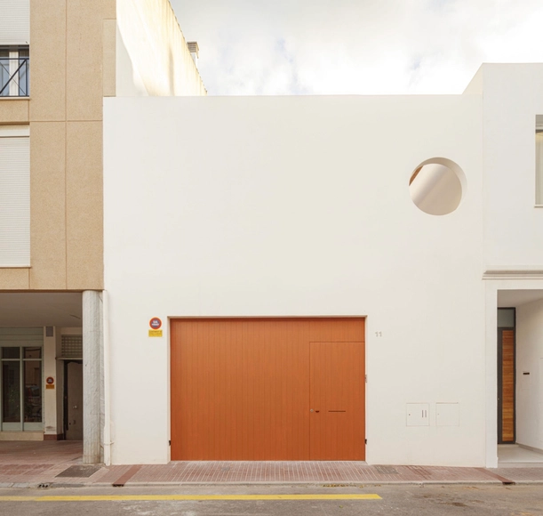 Casa Julià Oriola / Estudi E. Torres Pujol - Fotografía interior, Decoración Y Ornamento, Puerta, Fachada