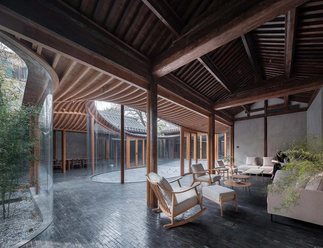4 Residential Courtyards That Invite Nature Inside Through Glass - Featured Image
