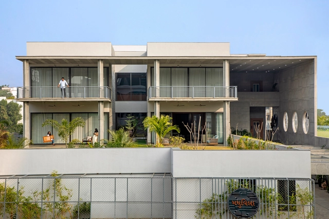 Madhuvilla - The Concrete House / K.N.Associates - Exterior Photography, Houses, Facade, Balcony